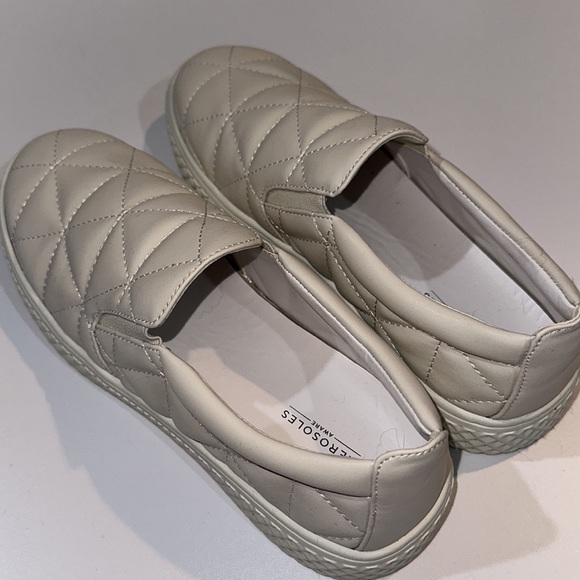 Aerosols Aware Quilted puff sneakers women 6.5 - Picture 2 of 5